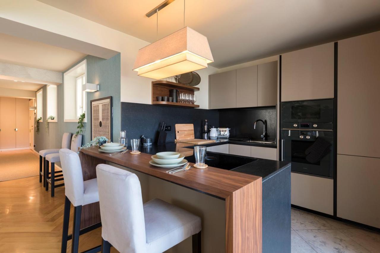 Emporium Deluxe 3Br Apartment W/ Private Parking By Lovelystay Porto Exterior photo