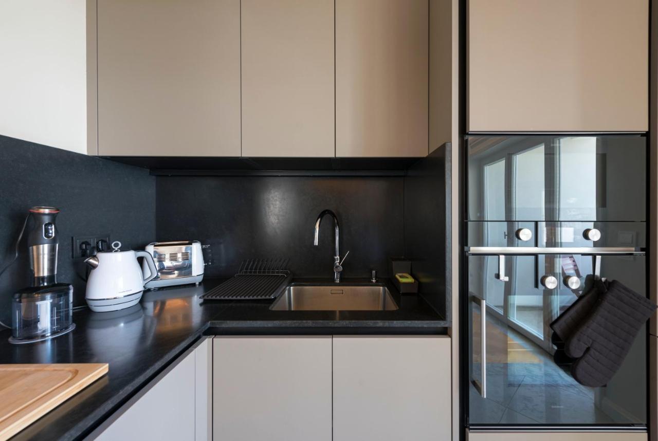 Emporium Deluxe 3Br Apartment W/ Private Parking By Lovelystay Porto Exterior photo